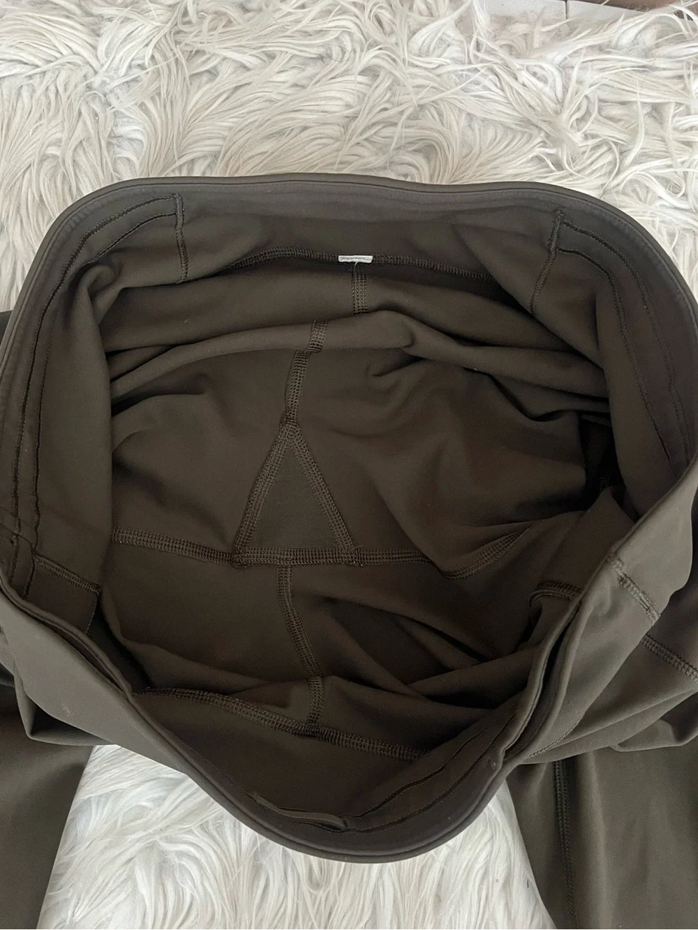 {Lululemon} Speed Up Tight Full-On Luxtreme 28